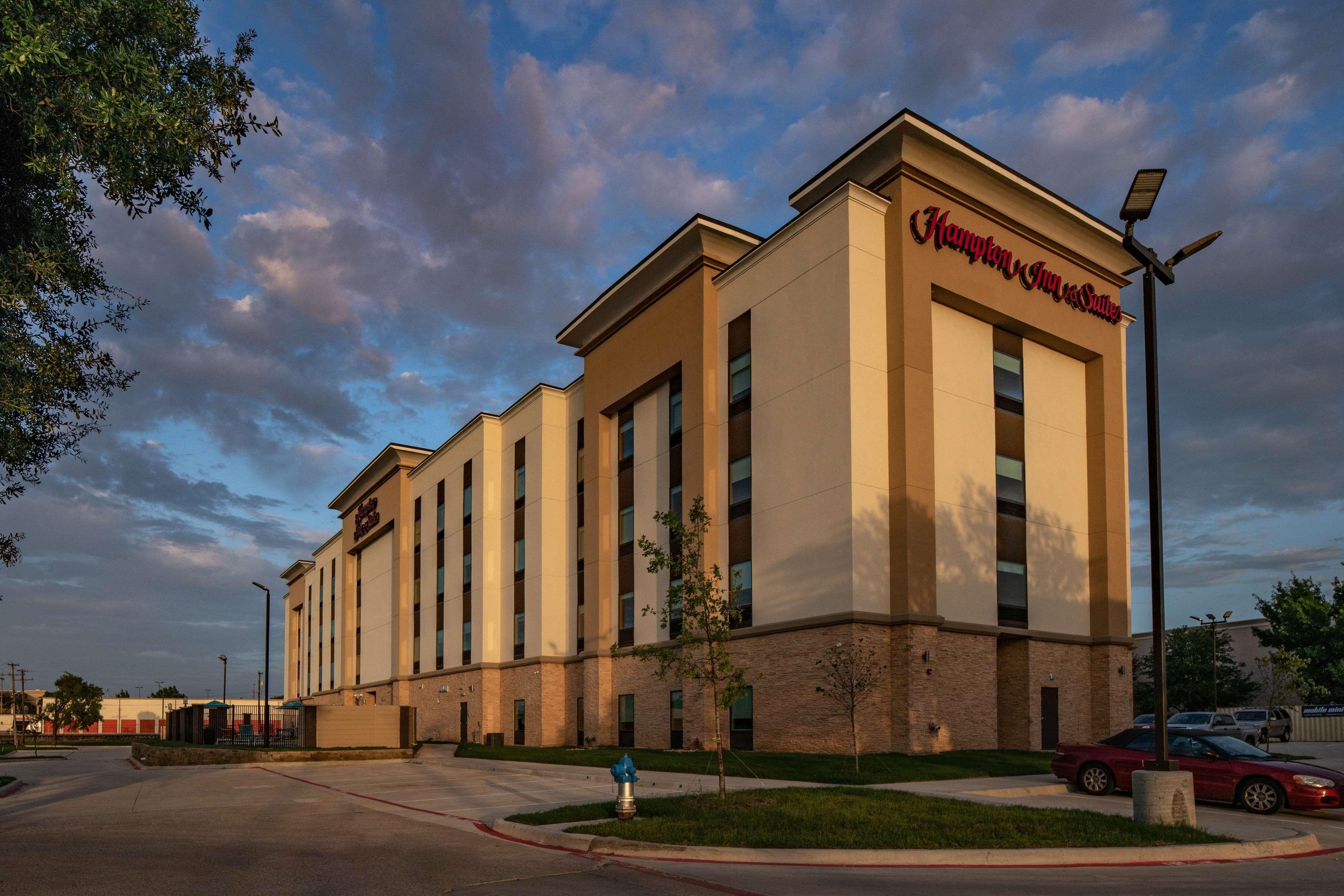 Hampton Inn & Suites Dallas/Plano Central Экстерьер фото